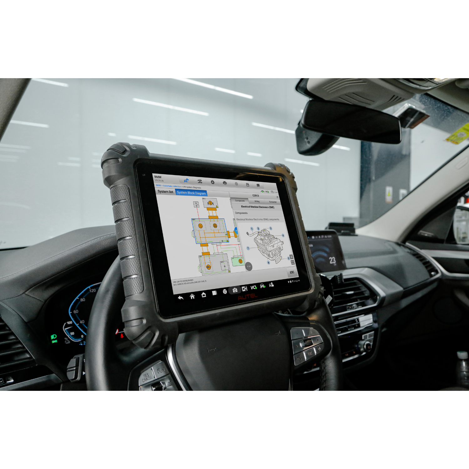 MaxiSYS MS909EV-In Use Car